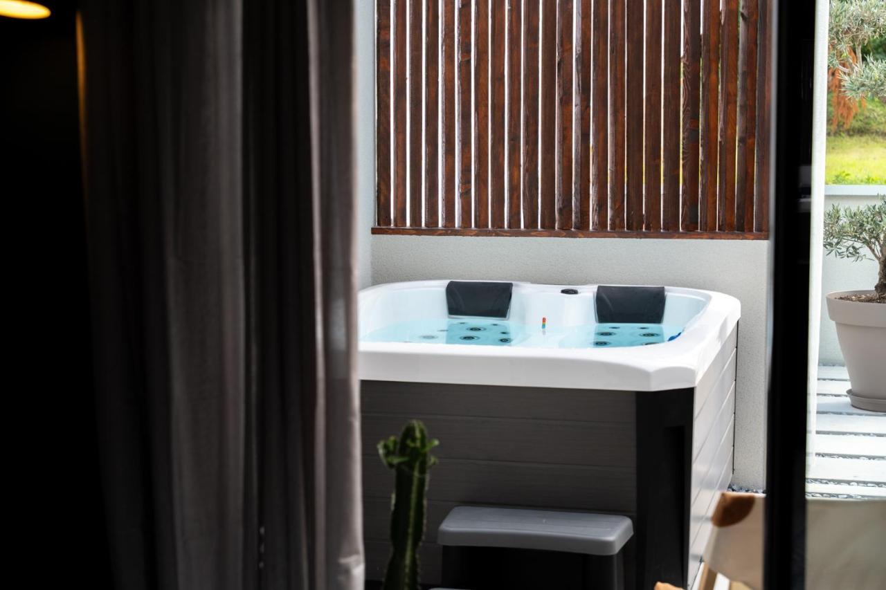 Yanna Lodge, Gite Classe 4 Etoiles Avec Spa Couvert Entierement Arrest Exteriér fotografie